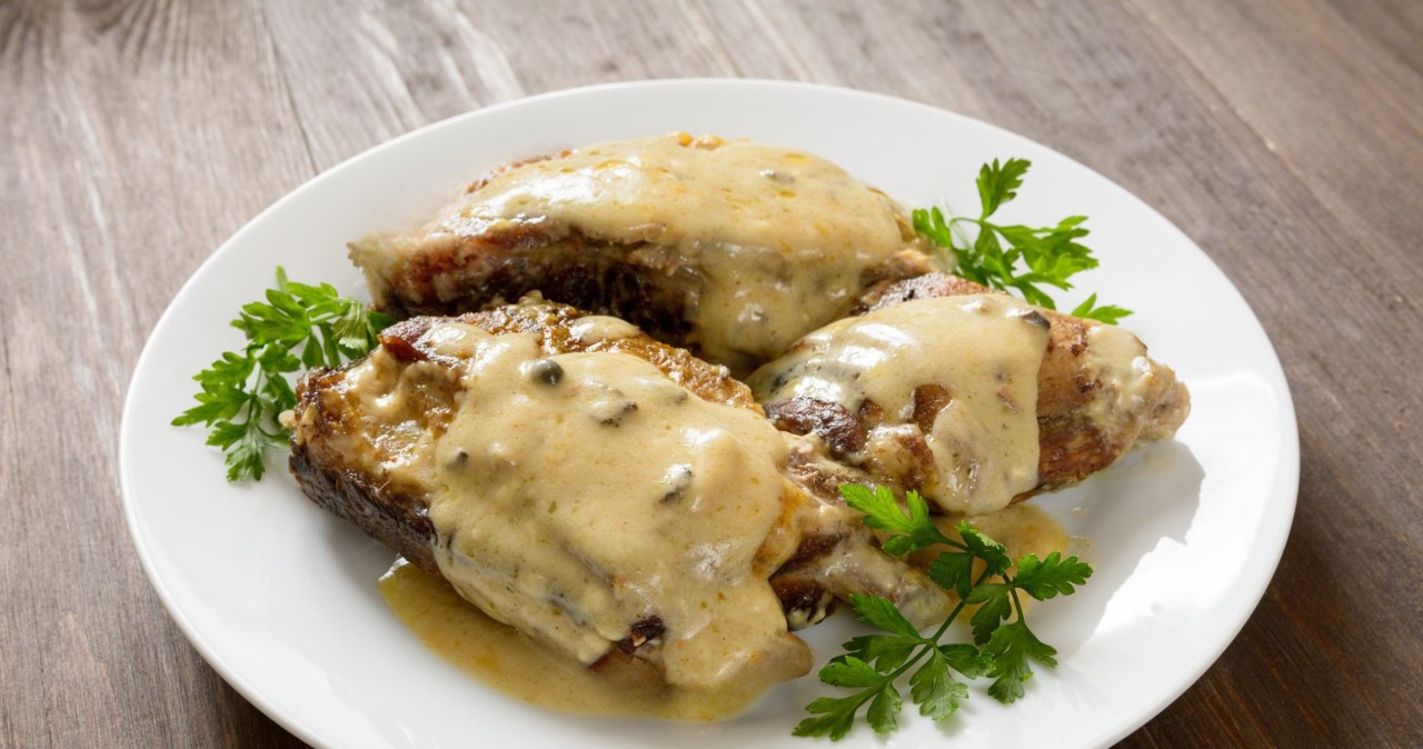 Delicate, low-calorie and healthy meat. In this version, he will shine at Christmas dinner