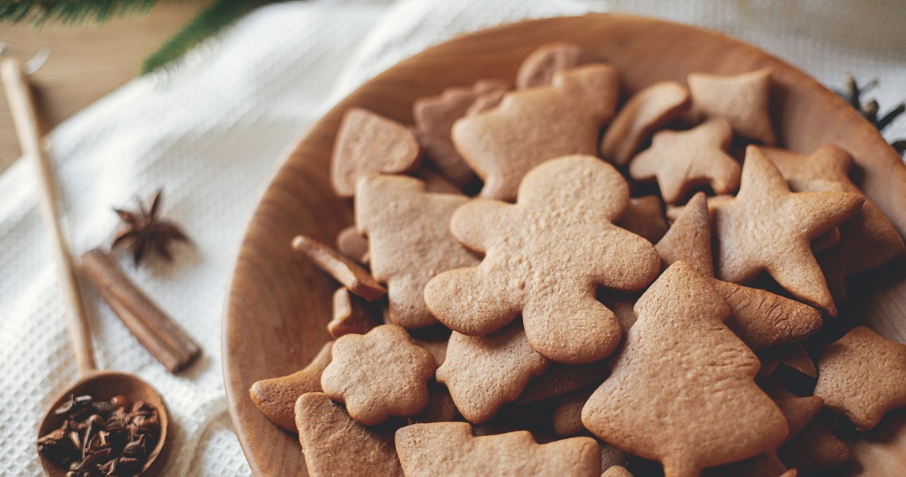 Make these Christmas gingerbread cookies now. Thanks to 6 steps, they will come out perfect