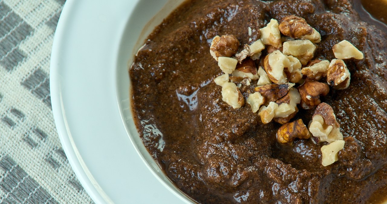 There is no Christmas Eve in Silesia without it. Sweet, spicy, full of crunchy goodness