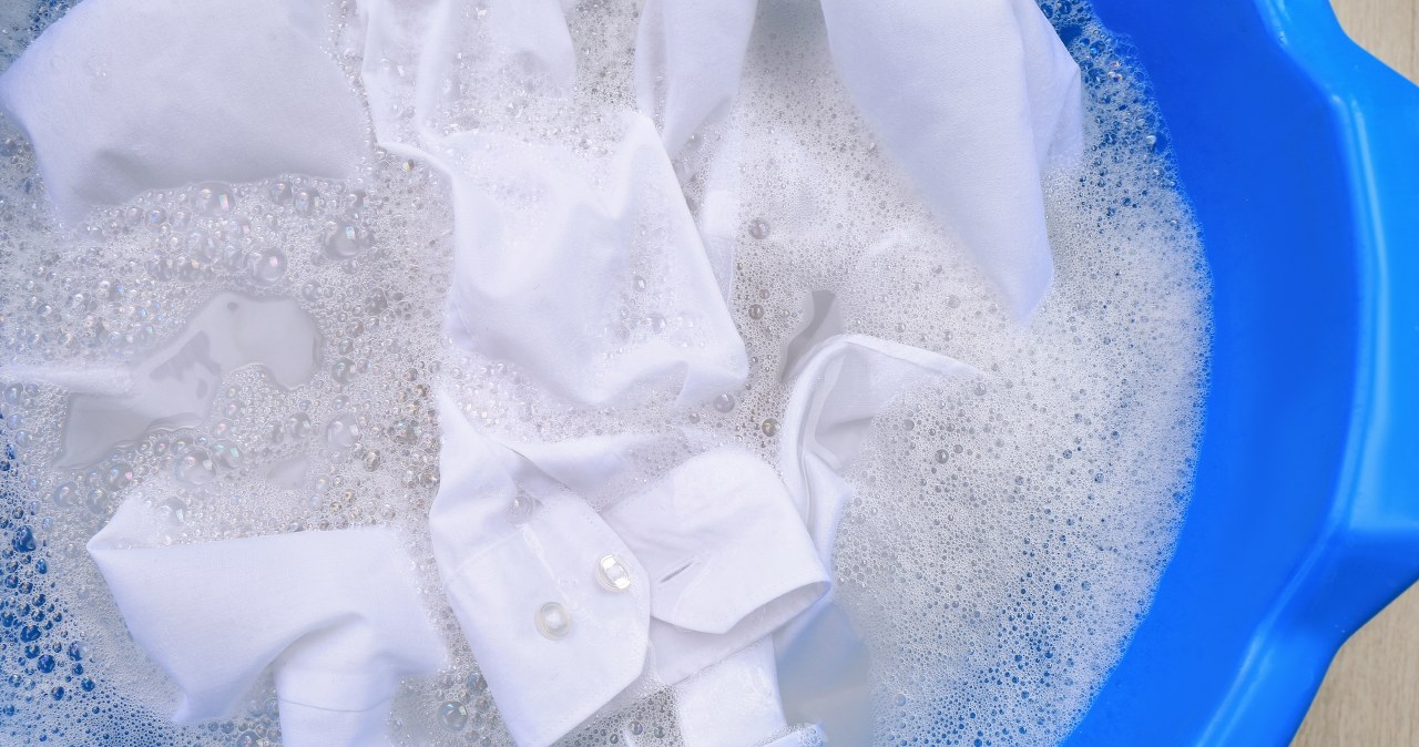 Borscht stain on your favorite shirt? You will remove it so quickly