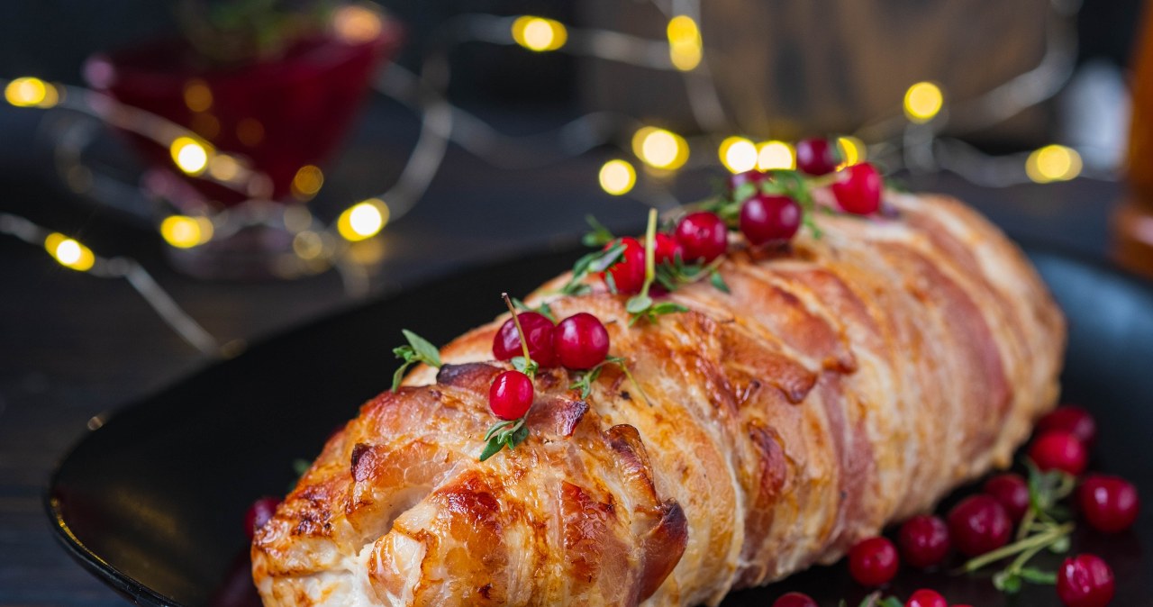 For Christmas dinner I will serve wrapped pork loin. It is aromatic and super juicy