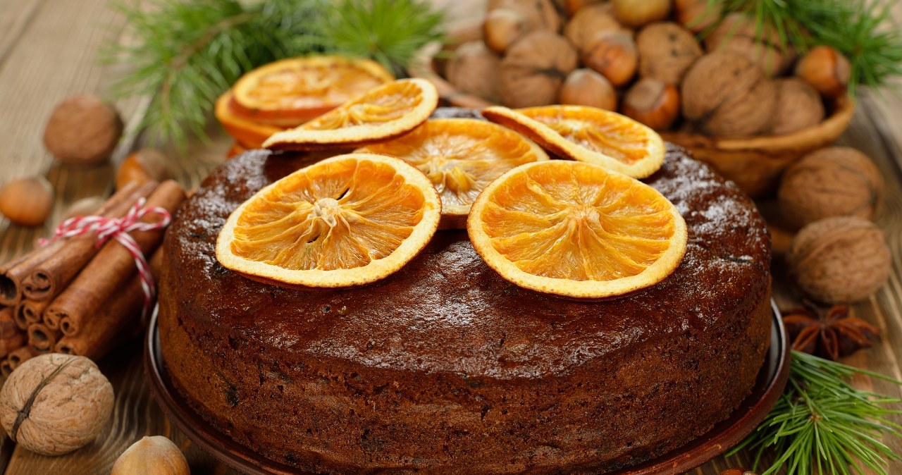 This cake is perfect for Boxing Day. Guests will ask for more