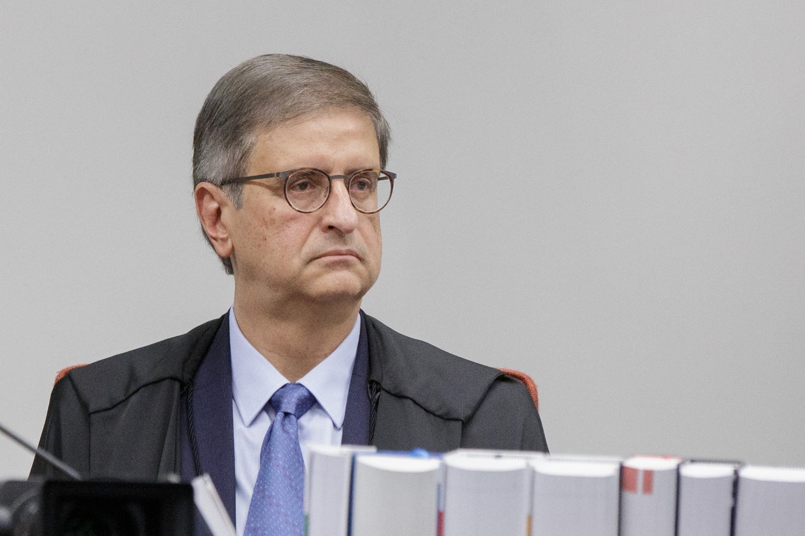 pgr-pede-suspensao-de-acareacao-entre-master,-brb-e-diretor-do-bc