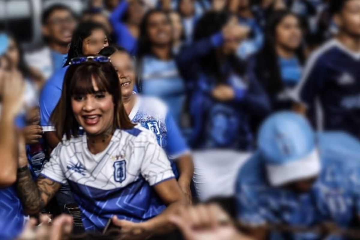 Who was the woman who died after being dragged 1 km and losing her legs