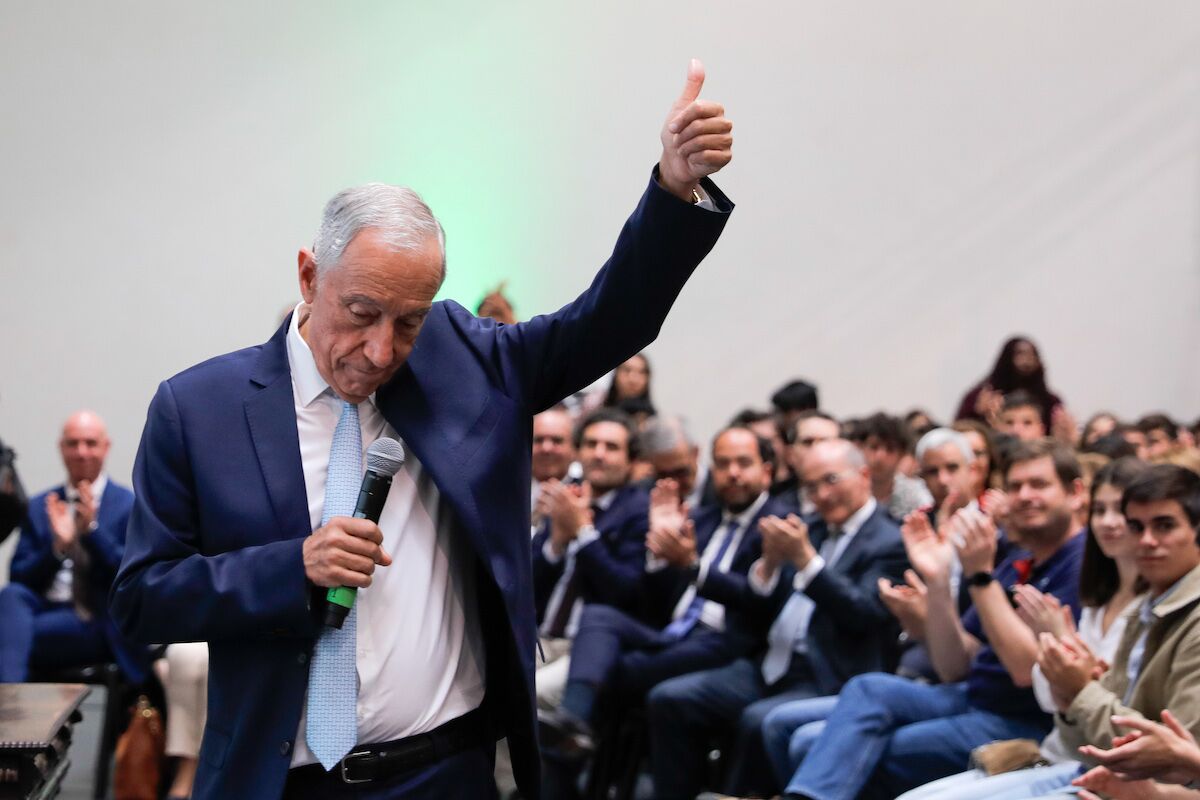 The next president will soon have two “bombs” to deal with at the beginning of his term