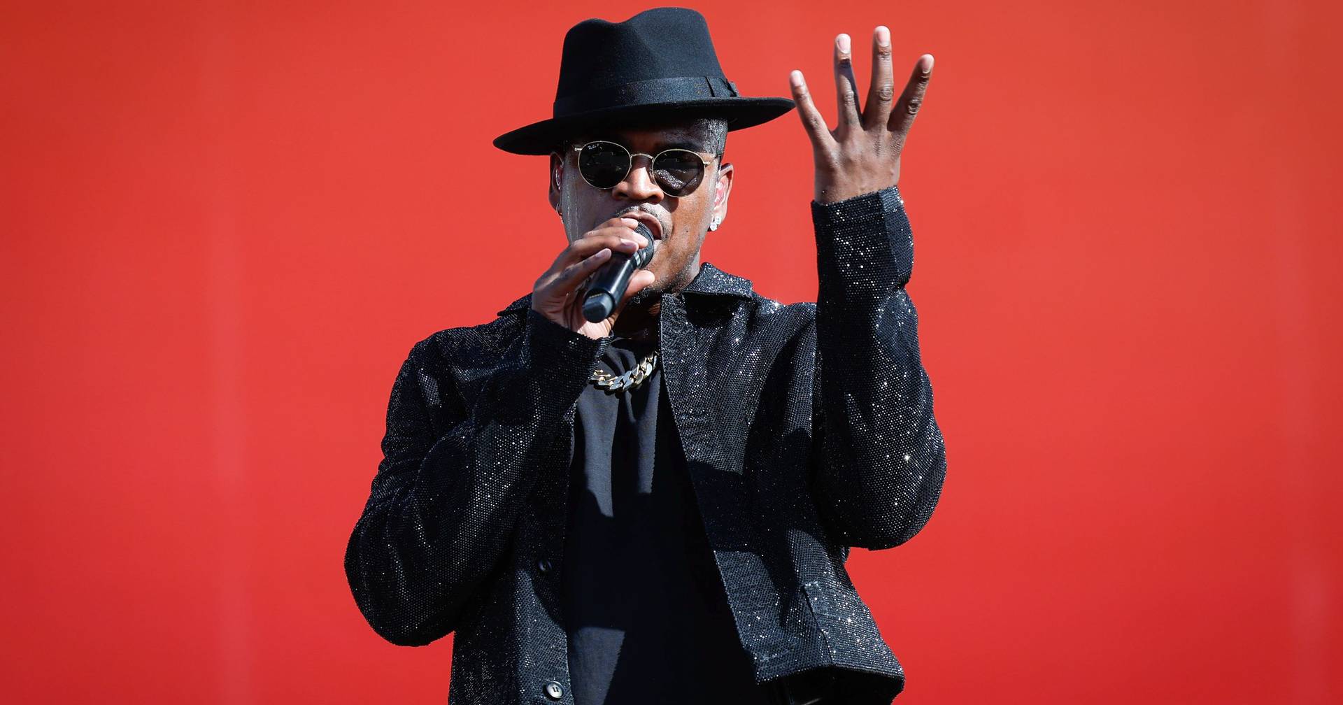 North American singer Ne-Yo performs in April in Lisbon