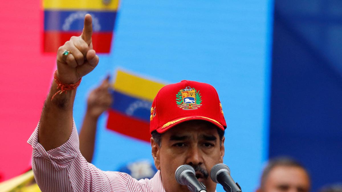 Forget what Maduro says about the US, this video must be seen because of the dance that is marked