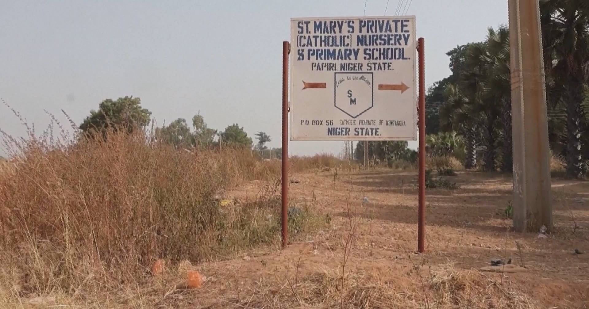 "I can't sleep or eat": parents despair for news of their children kidnapped from a Nigerian school