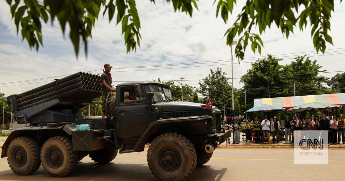 Thailand launches air strike on border with Cambodia