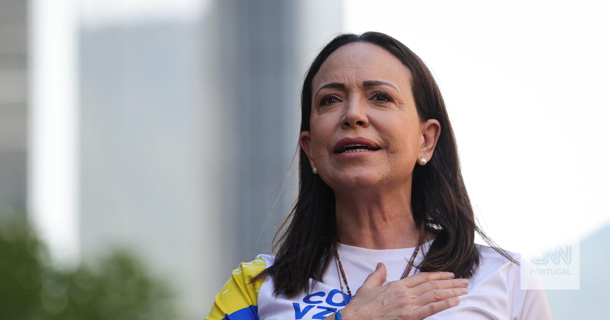 Two US fighter jets keeping watch, a boat sailing and a lot of Curaçao: how María Corina Machado left Venezuela (but didn't make it to the Nobel Prize in time)