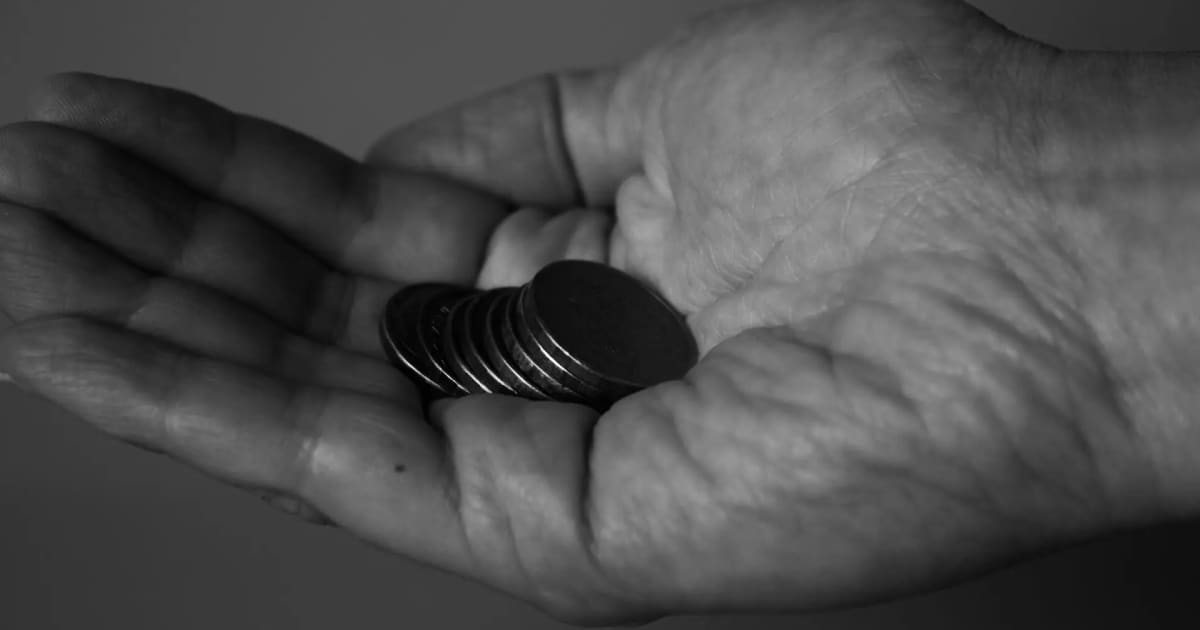 Risk of poverty has decreased in Portugal, but still affects more than 15% of the population