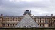 Louvre workers approve strike and close museum