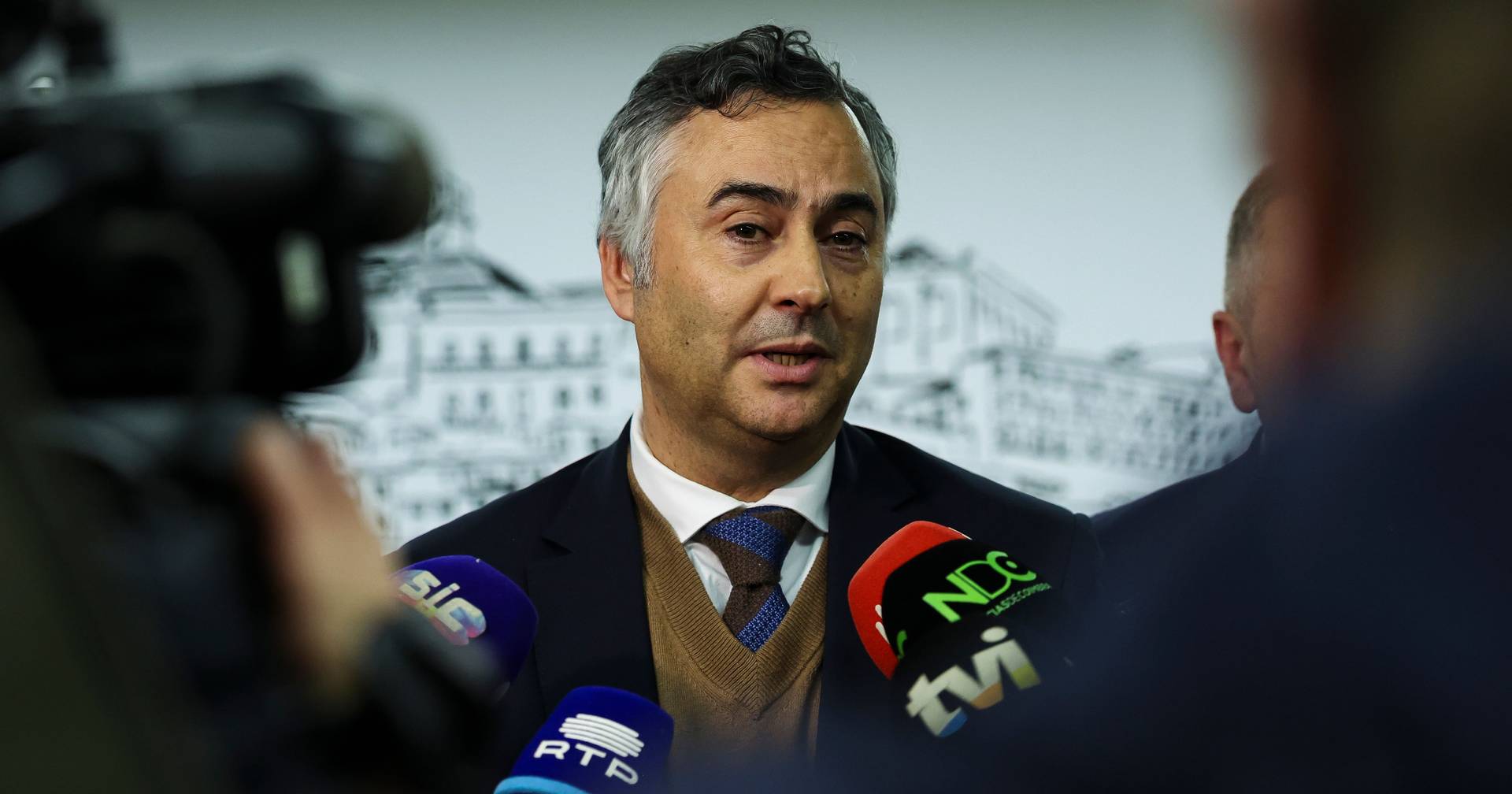 Minister of Education says that university residences “degrade” faster because they only have “disadvantaged students”