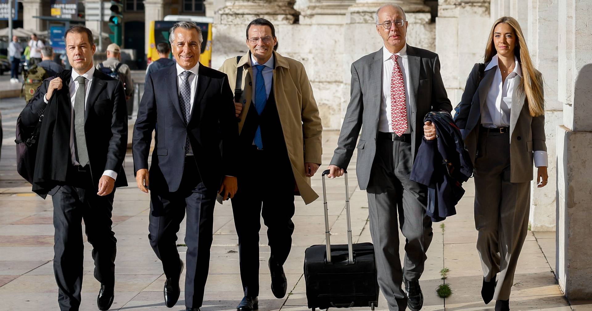 Atlantic Route: José Veiga sent ponies and ostriches to the President of Congo on a jet