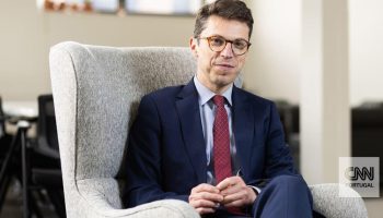 US police search for suspect in MIT professor's murder