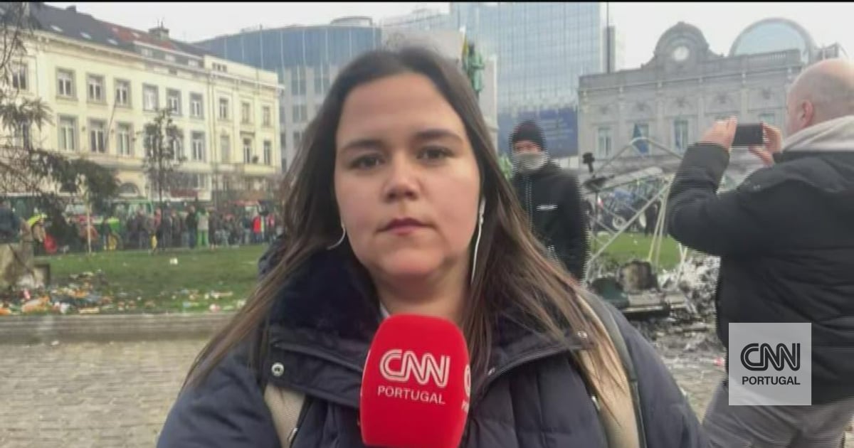 Firecrackers, flames and more firecrackers: this is how farmers made themselves heard in Brussels