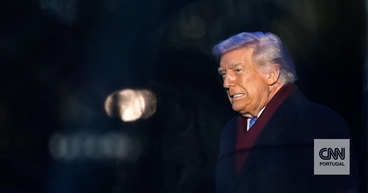 Trump "wouldn't mind" notifying Congress before a ground attack in Venezuela, but insists: "I don't have to tell them"