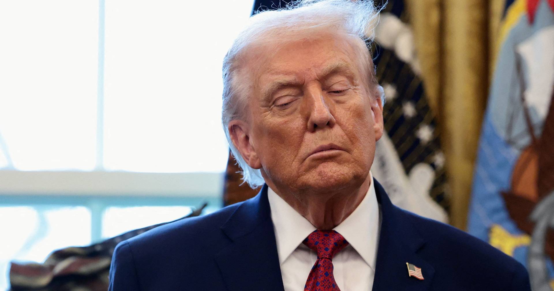 Trump will release "hundreds of thousands of documents" about Epstein