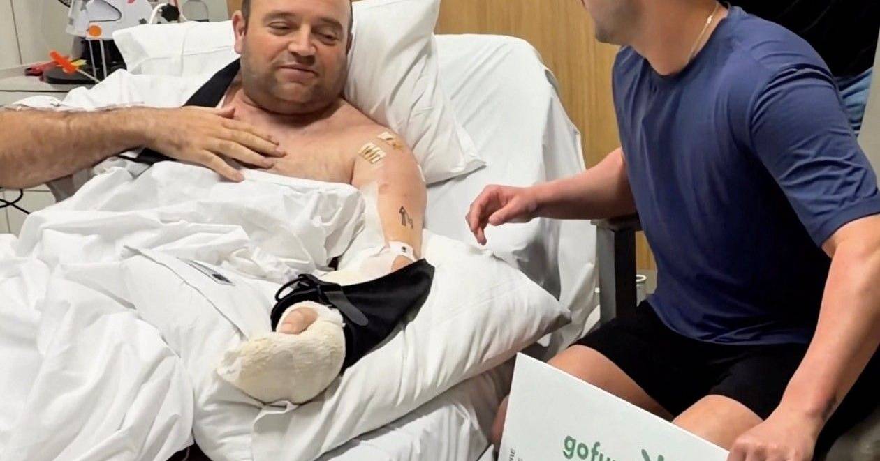 Hero who risked his life to disarm Bondi beach shooter receives check for more than $2.5 million