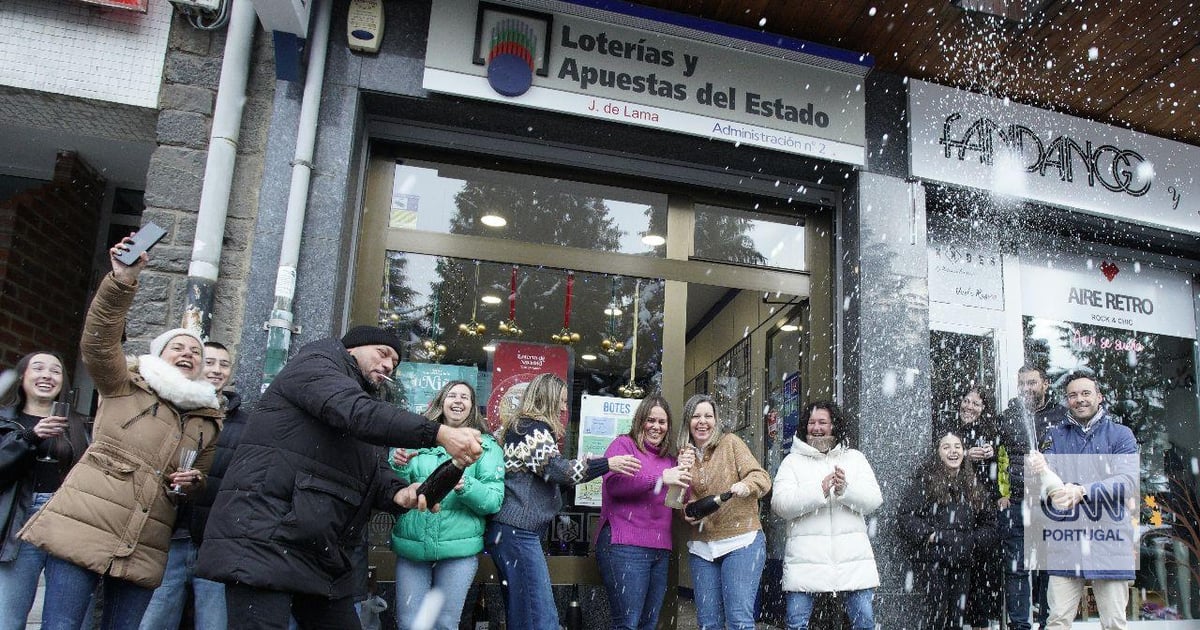 Luck after bad luck: 468 million euros from Spain's biggest lottery goes to city devastated by fires