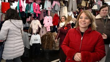 Presidential candidates maintain an agenda during Christmas week with criticisms and proposals