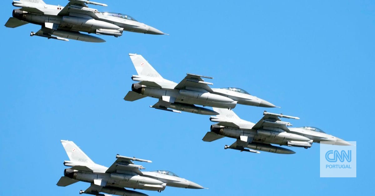 "State of heightened alert": Poland mobilizes fighter jets after Russia attacks western Ukraine with 600 drones