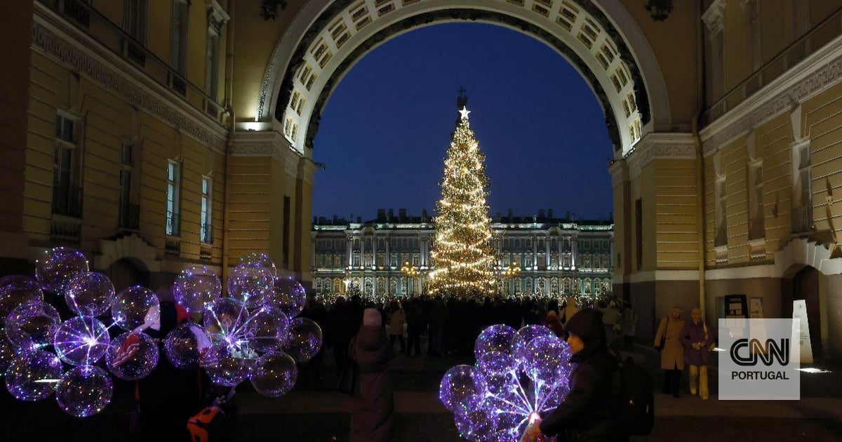 Russian police detain 70 citizens in Saint Petersburg for praying for Zelensky