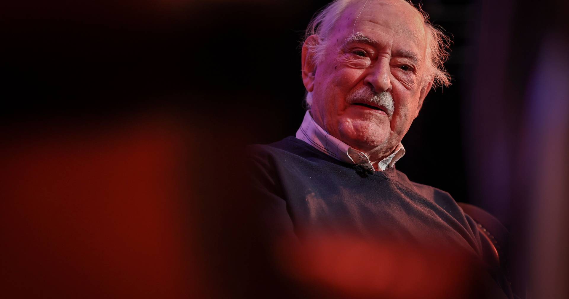 Ruy de Carvalho remains hospitalized but well and conscious