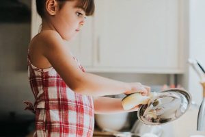 Do you usually leave dishes to soak in the sink? It's time to stop