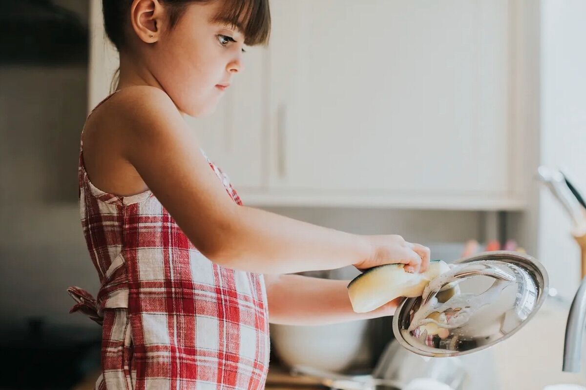 Do you usually leave dishes to soak in the sink? It's time to stop