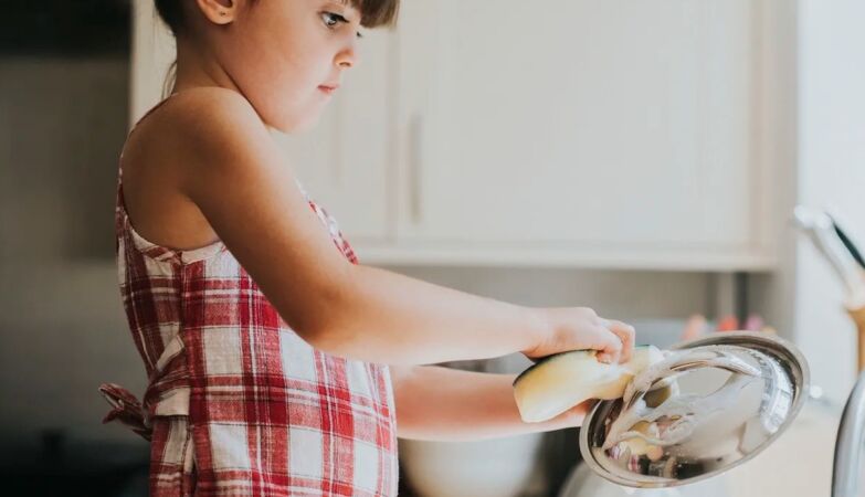 Do you usually leave dishes to soak in the sink? It's time to stop