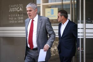 Sócrates left Portugal without informing the court. MP fears escape plan