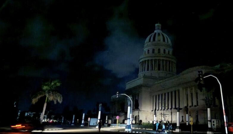 Mega blackout in Cuba. “It’s the US and the hurricane’s fault”