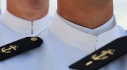 Controversy at the Naval Academy: they reported “inappropriate behavior” by the teacher and were punished
