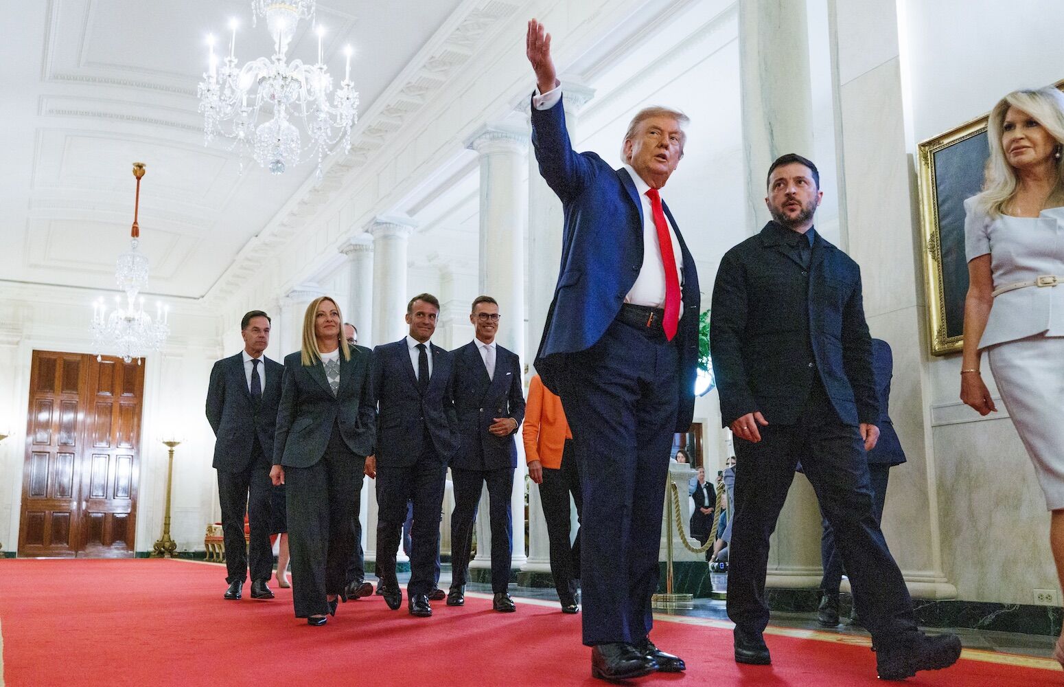 Trump: Zelenskyy will only have something “when I approve it”