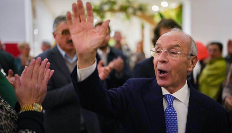 Four-way draw behind Marques Mendes. Always wins in the 2nd round, Ventura always loses