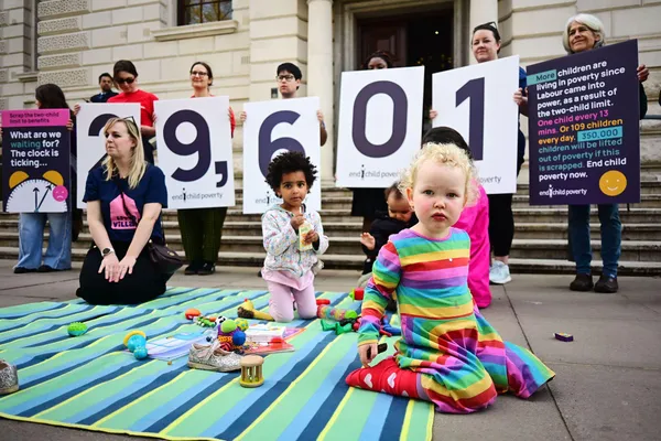 "We found a family that lived only on cereals and rice": in one of the richest countries in the world, a third of children live in poverty