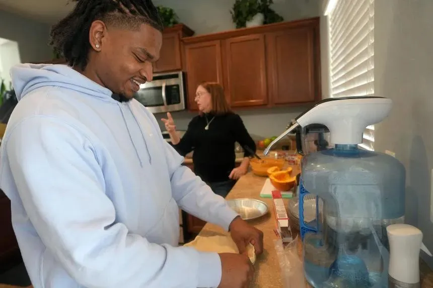 Hinton has managed to get away with cooking every Thanksgiving, jokes Dench, although he has helped her on other occasions. Joseph Rondone/USA Today Network/Imagn Images