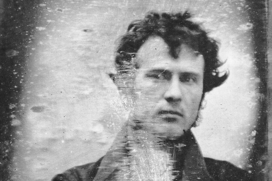 The first selfie, the first person photographed and eyes that saw the French Revolution