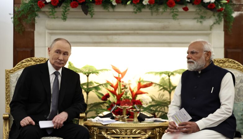 India warns: “we are not neutral”. Putin ignores Trump and will give Modi “infinite” fuel