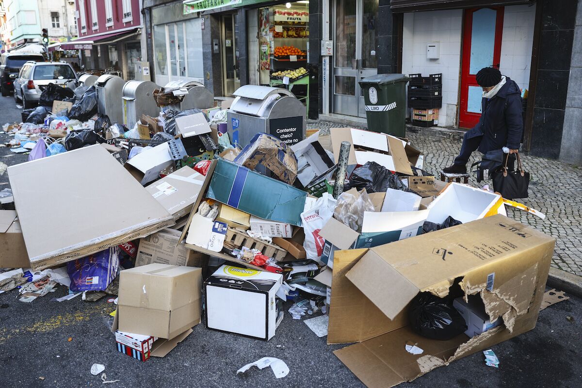 There are things that never change: Christmas and trash. “We should pay for not recycling”