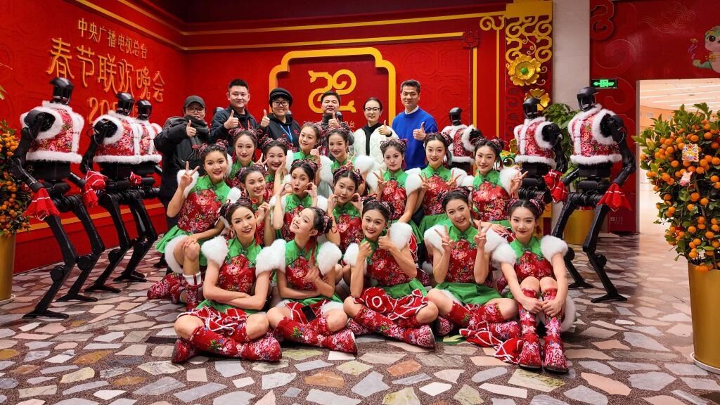 Chinese government fed up with the craze for robots that do nothing — and all in the same way