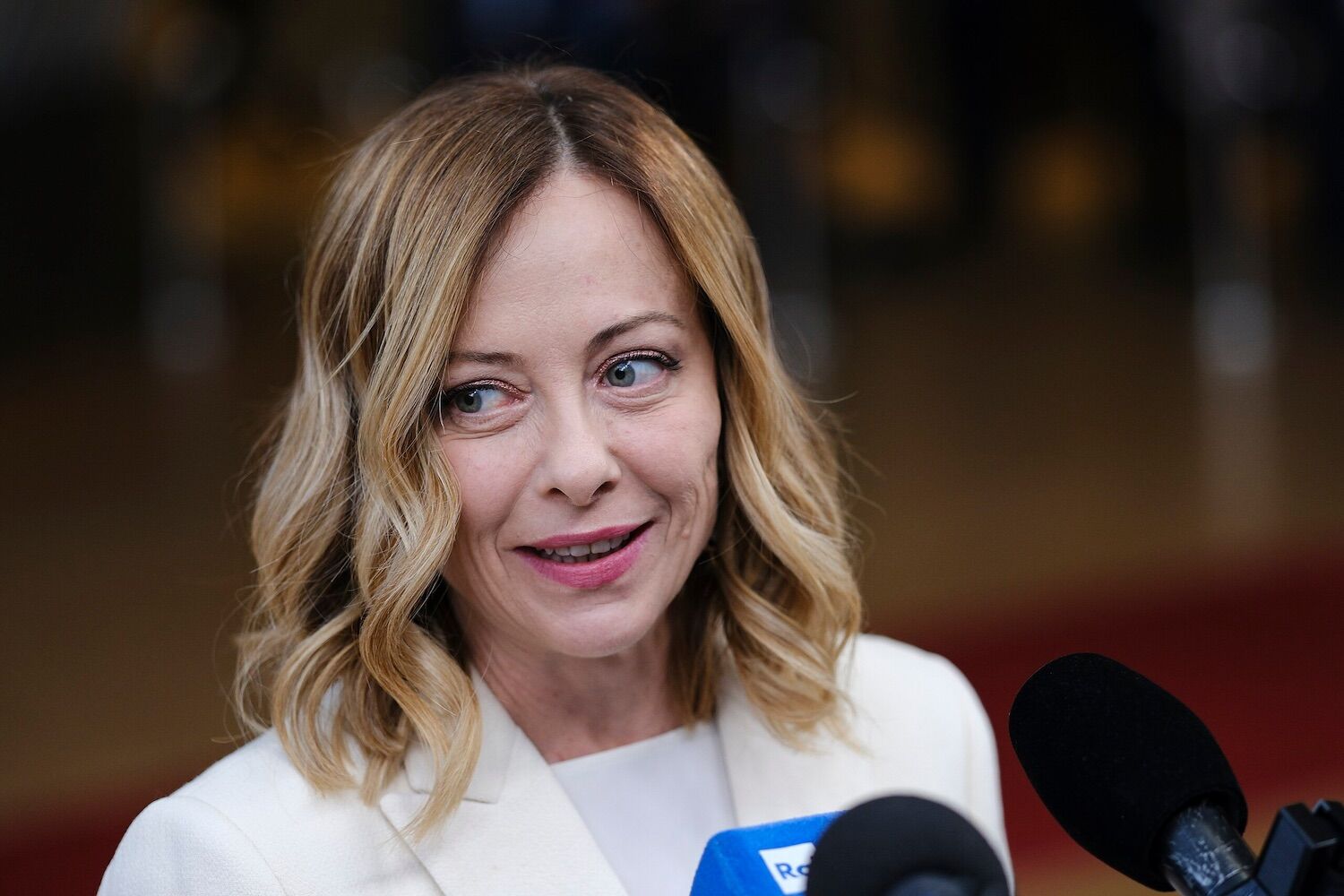 Italian Defense Ministry bans “yes” after national anthem