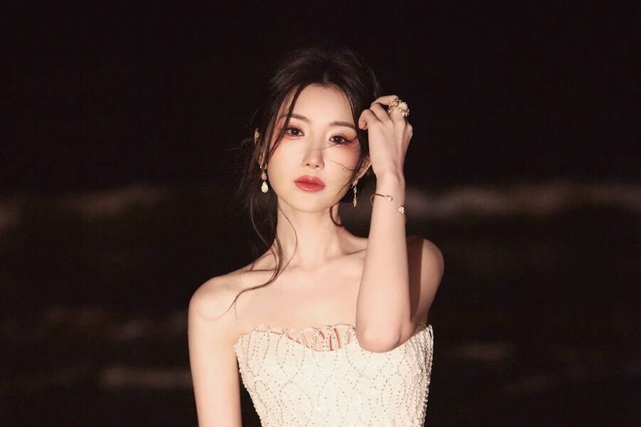 The “sweet and fragile” Mao stands up to the toxic figures who left her before she was famous