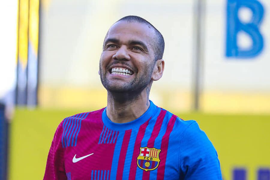 After Thiago Silva, Dani Alves is on his way to Portugal… to São João de Ver
