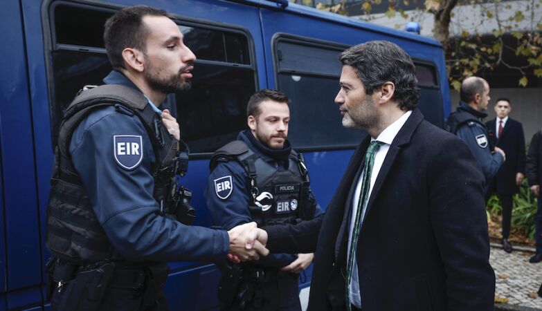 "Strange". PSP stopped man who was heading towards André Ventura with hammer