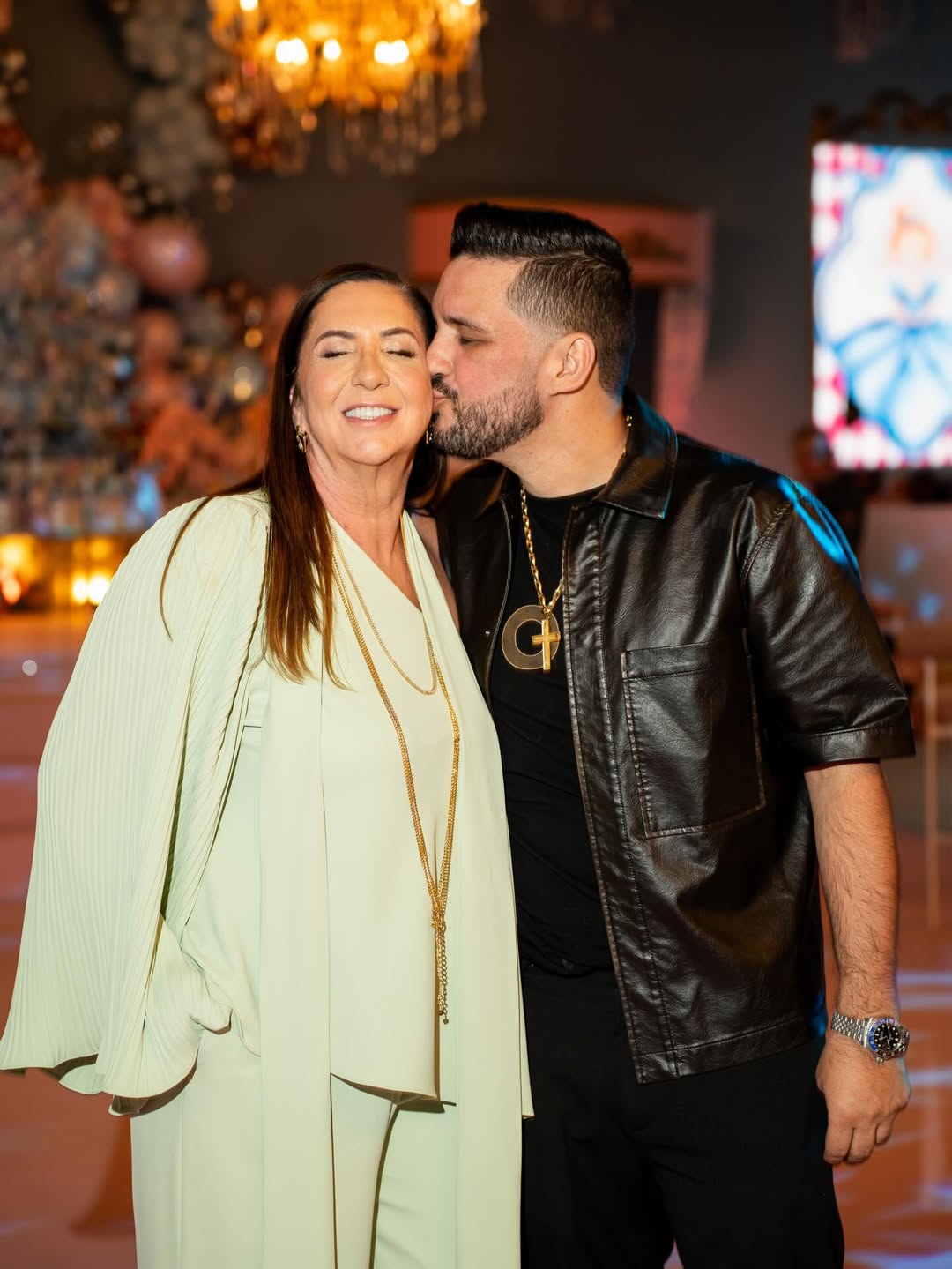 Virginia's mother's relationship was marked by criticism