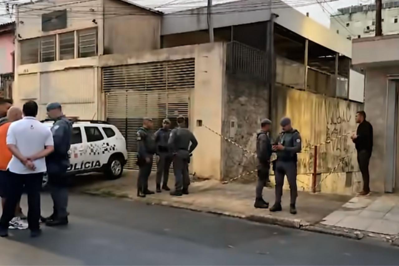 Man kills ex-wife and 4-year-old son after holding family hostage