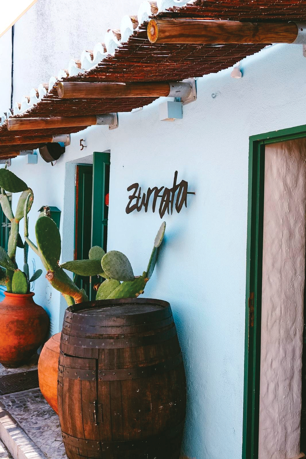 Zurrata & Sakana: two flavors, one house in Santa Luzia