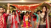 "Decolonization". Fake marriages are in fashion among Pakistani women